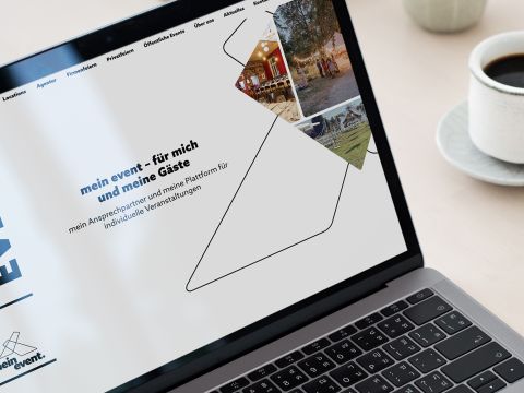 Laptop mit der Website mein event